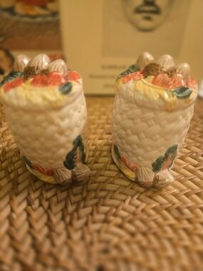 Vintage Longrich Ceramic Woven Basket Salt & Pepper Shakers Autumn Acorn Leaves